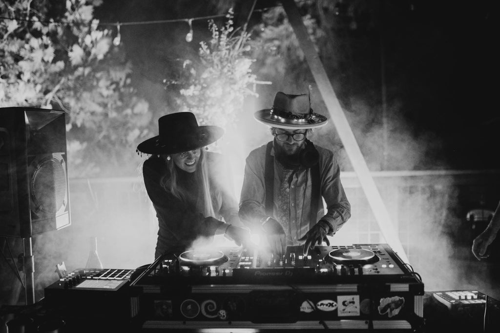 Introducing AUDIO FABRIC feat. Fox&Buck